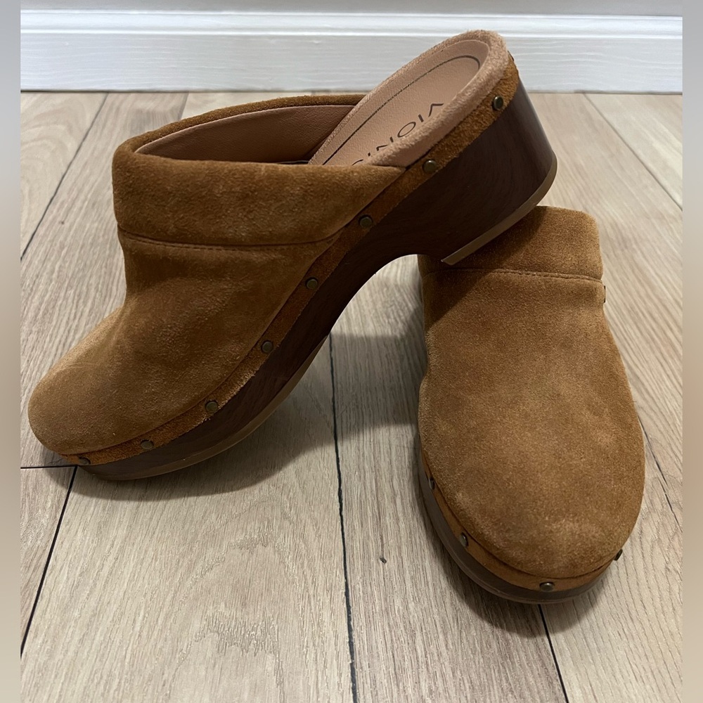Vionic Brown Suede Clogs Size 7